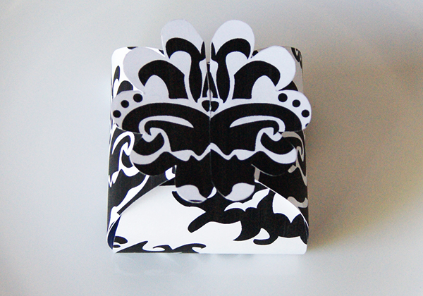 Black-Damask-favor-box-flower-printable