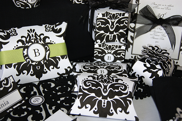 Black-Damask-favor-boxes2