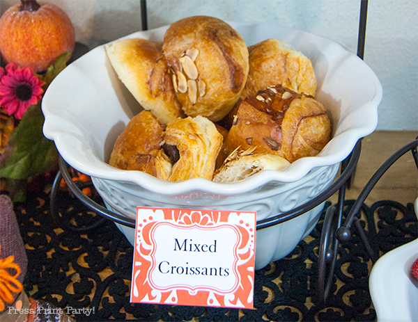 Chocolate-croissants-with-red-damask-place-card