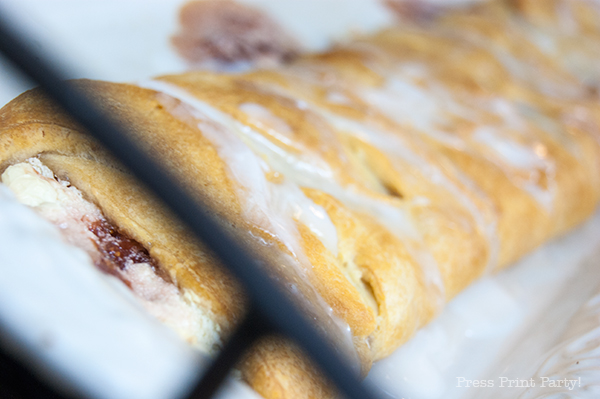 Strawberry-cream-croissant-braid-2