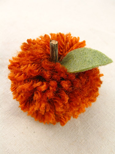 pom-pom-pumpkin1