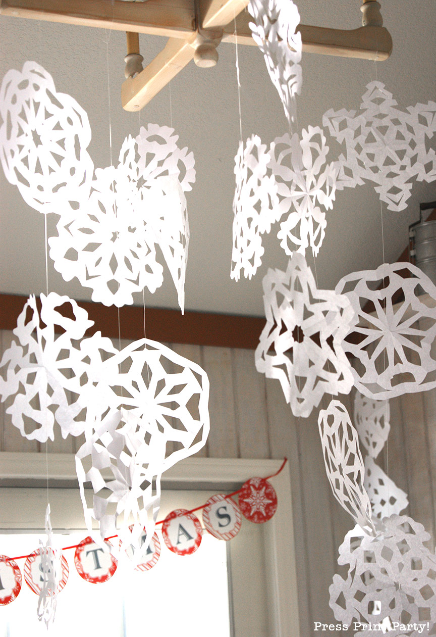 Merry and Bright Red and White Snowflakes Christmas Table - By Press Print Party!