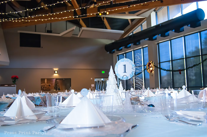 Excelent winter wonderland table setting Diy Christmas Table Decor Blue Silver Winter Wonderland Excelent winter wonderland table setting Diy Christmas Table Decor Blue Silver Winter Wonderland