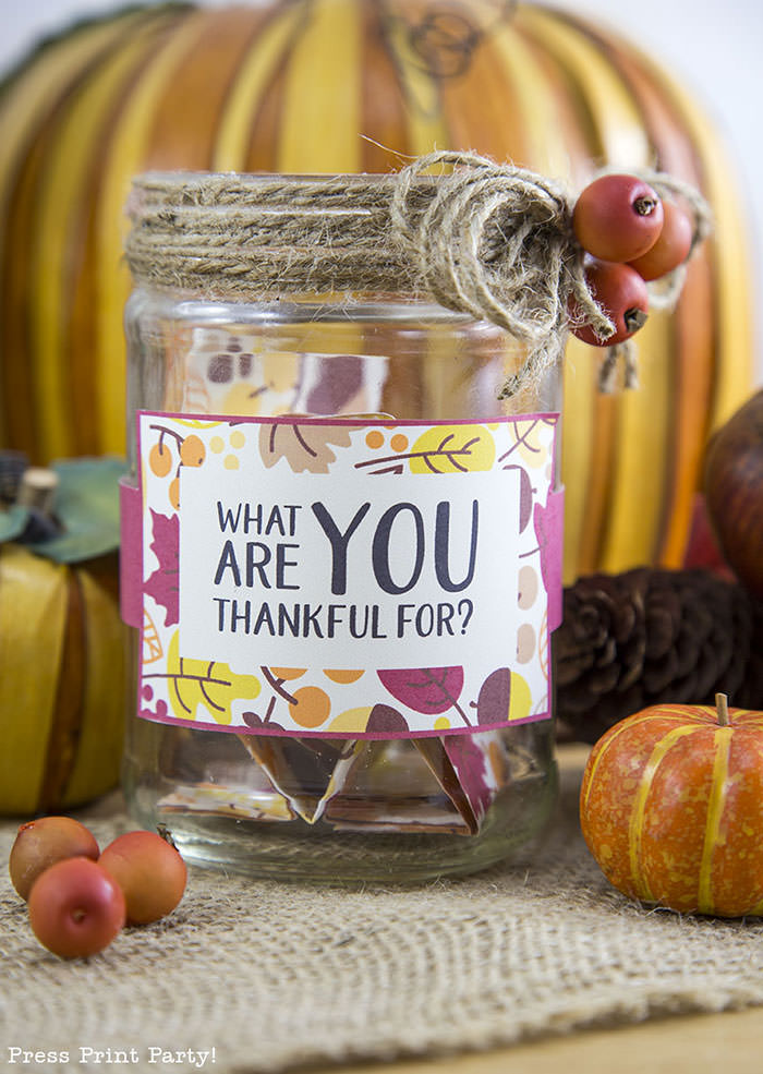 Free Thanksgiving printable conversation cards for Thanksgiving dinner activity. Game for Thanksgiving. free printable Thanksgiving ideas for dinner. What to do at Thanksgiving dinner. With questions to boost conversation. Fall leaves design. Put them in a jar with label. Press Print Party! What are you thankful for?