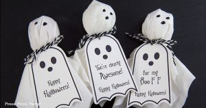 Ghost Lollipops DIY with FREE Halloween printable tags - By Press Print Party!