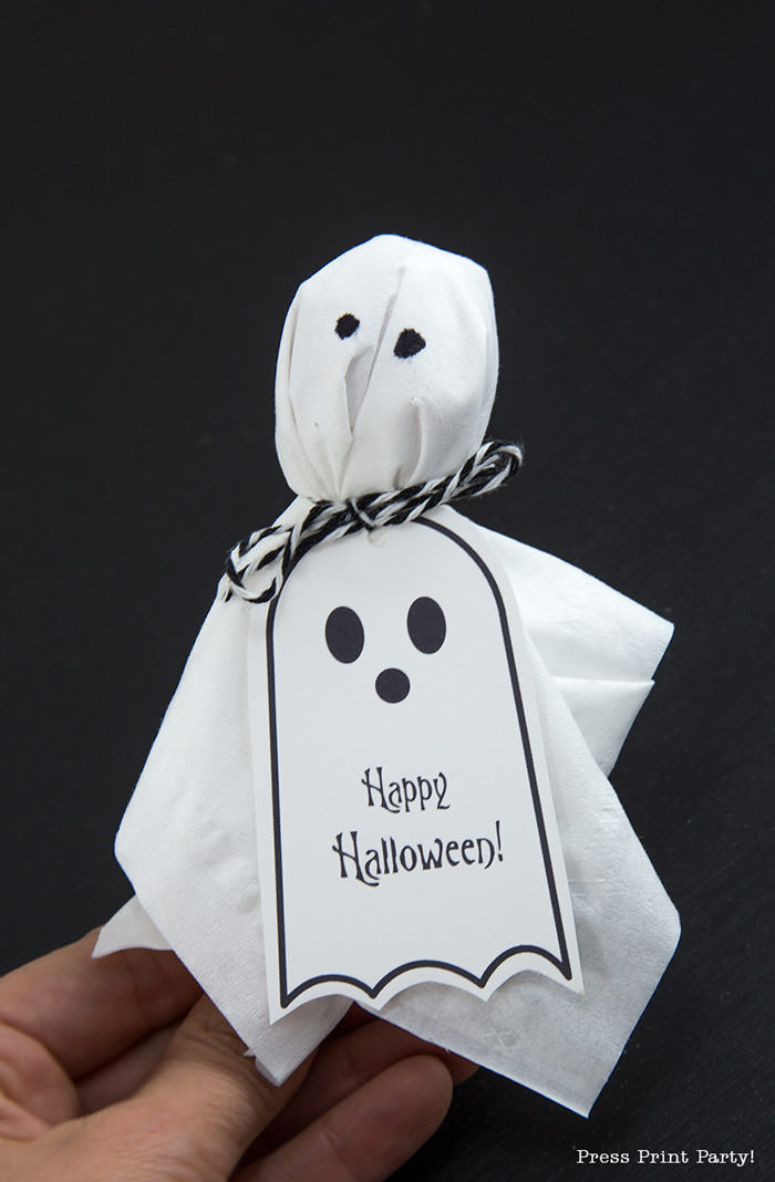 Ghost Lollipops DIY with FREE Halloween printable tags - By Press Print Party!