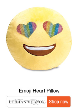 Ultimate gifts for Tweens - Gift guide for tweens - Emoji heart Pillow
