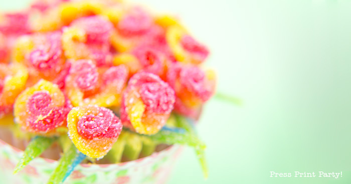 DIY Rose Bouquet Cupcakes, Spring Flower Cupcakes - By Press Print Party!