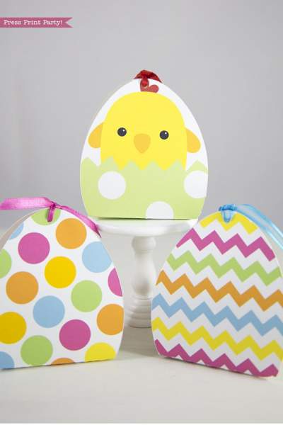 Easter Mini Favor Boxes with Handles Decorated w Easter Theme Prints 