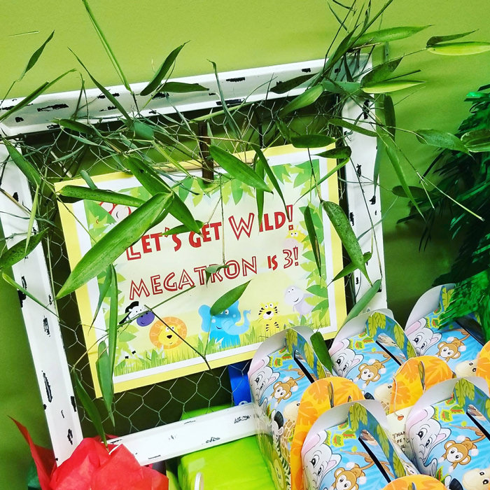 Jungle Party table with Let's get Wild sign