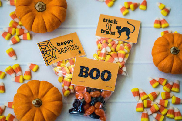 Free Halloween Printables - treat bag - List by Press Print Party!