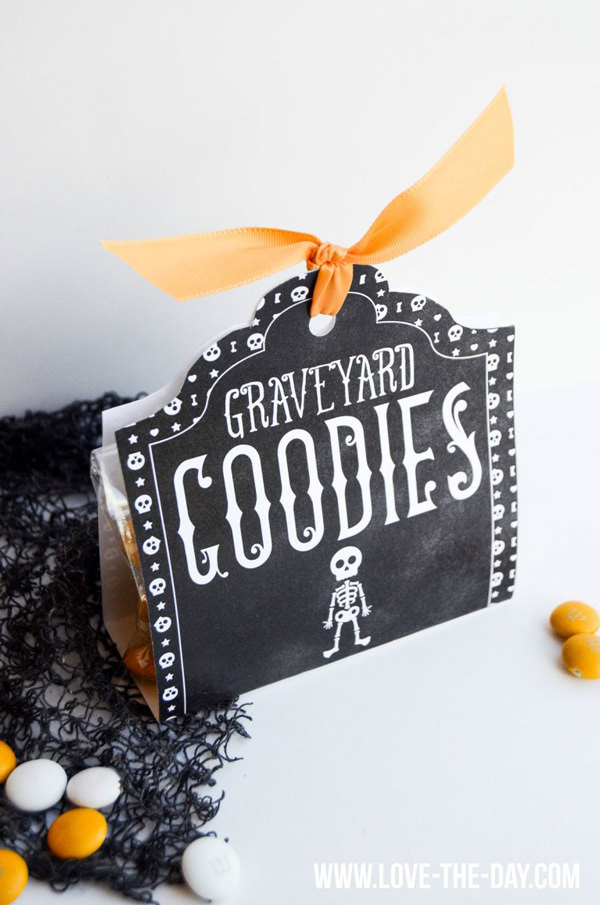 Free Halloween Printables - treat bag - List by Press Print Party!