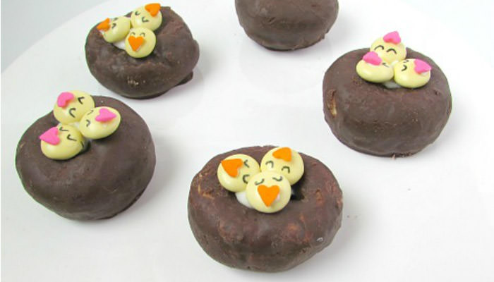 Adorable Easter Treats - Chick donuts - Press Print Party!