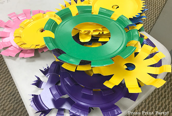 DIY paper plate gears backdrop -Science party decoration ideas DIY -Press Print Party!