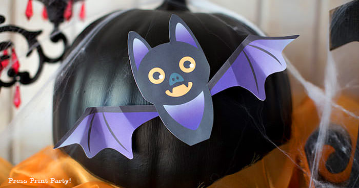 Free printable Halloween craft for kids - printable bat on a black pumpkin - Press Print Party! DIY Halloween decoration ideas.