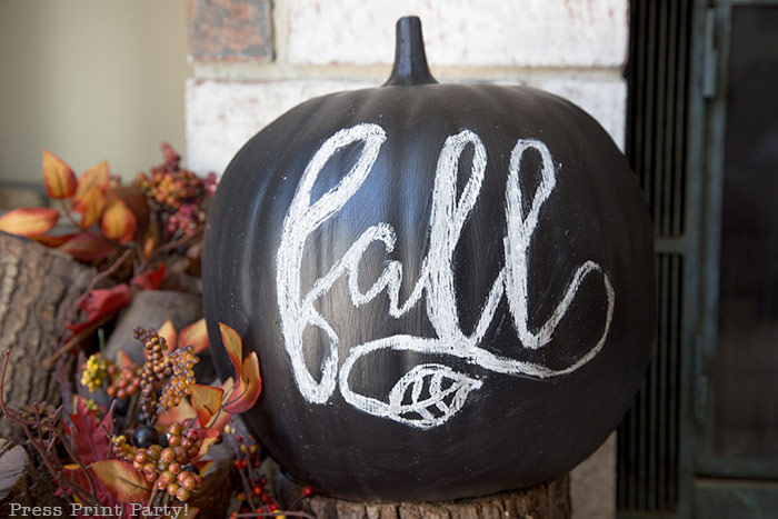 DIY Chalkboard pumpkin how to do chalk lettering with free printable designs and instructions- Black chalkboard pumpkin with Fall for easy fall decorations- Press Print Party!