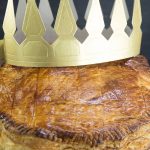 Authentic galette des rois recipe - French kings cake pastry with almond paste. French tradition, French style kings cake. easy to make with golden crown by Press Print Party!