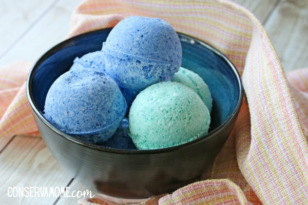diy bath bombs for relaxation and reducing anxiety. blue and green.