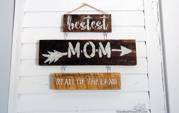 bestest mon in all the land diy wood sign