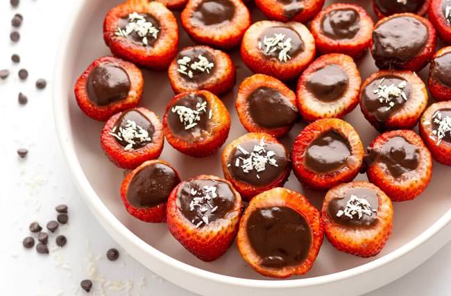 Easy party desserts Finger foods - Bowl-Chocolate-Coconut-Cream-Stuffed-Strawberries