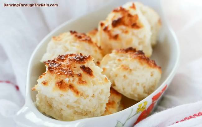 Easy party desserts Finger foods - 2-Ingredient-Coconut-Macaroons