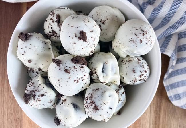 Easy party desserts Finger foods - Easy 3 Ingredient Oreo Balls