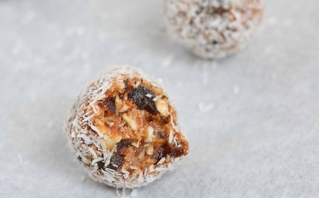 Easy party desserts Finger foods - Salted-Caramel-Protein-Bliss-Balls