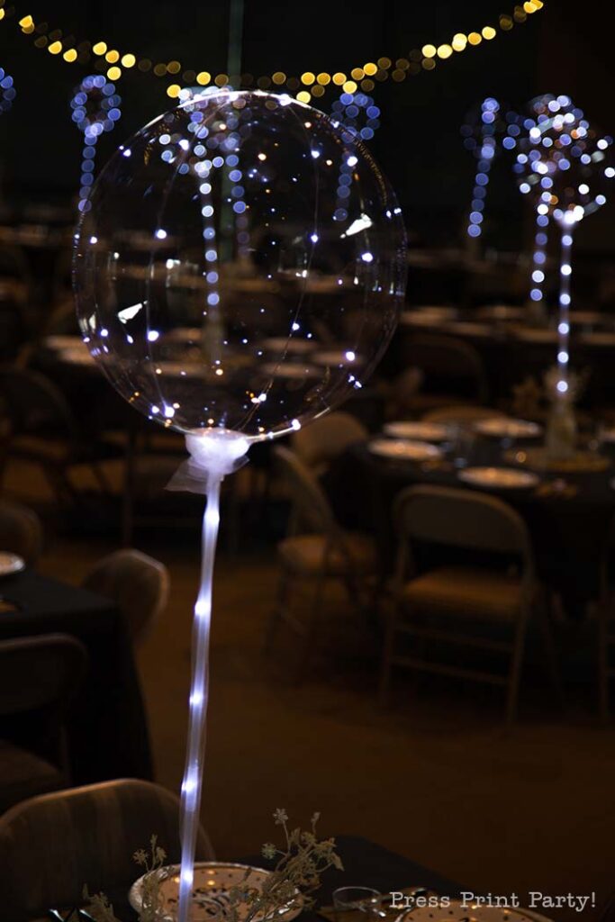 How to set up a sparkling christmas banquet with LED Bobo balloons with string lights. Press Print Party! Bobo balloon in the dark.