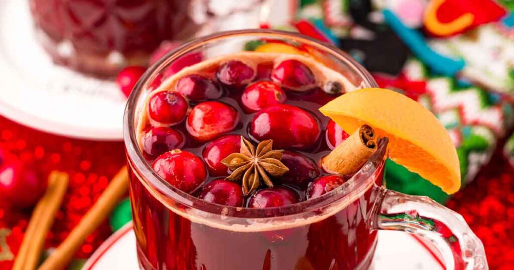 kinder punch recipe with cranberries and star anis.35 Great Christmas Punch Recipes to Make for a Crowd Press Print Party