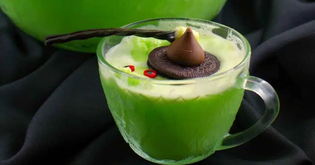 green witch punch- 33 Wickedly Fun Recipes for Halloween Drinks ideas non alcoholic for Kids & alcoholic for Adults - Press Print Party