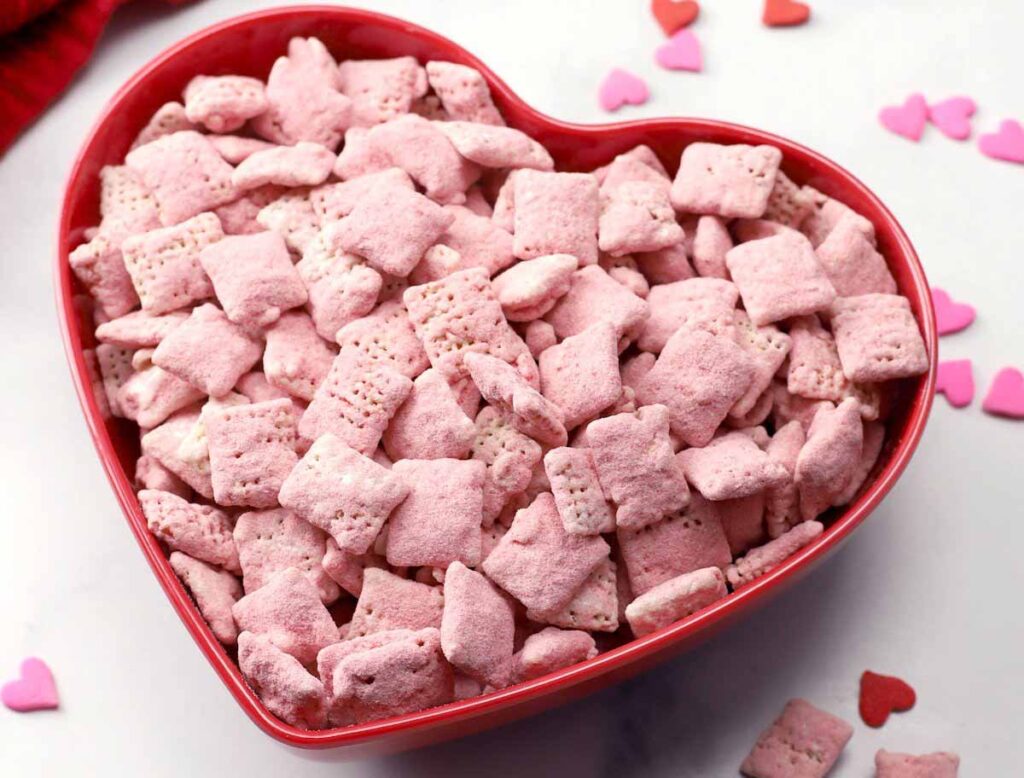 strawberry puppy chow -Valentine Snack Ideas for Classroom parties at school - Press Print Party!