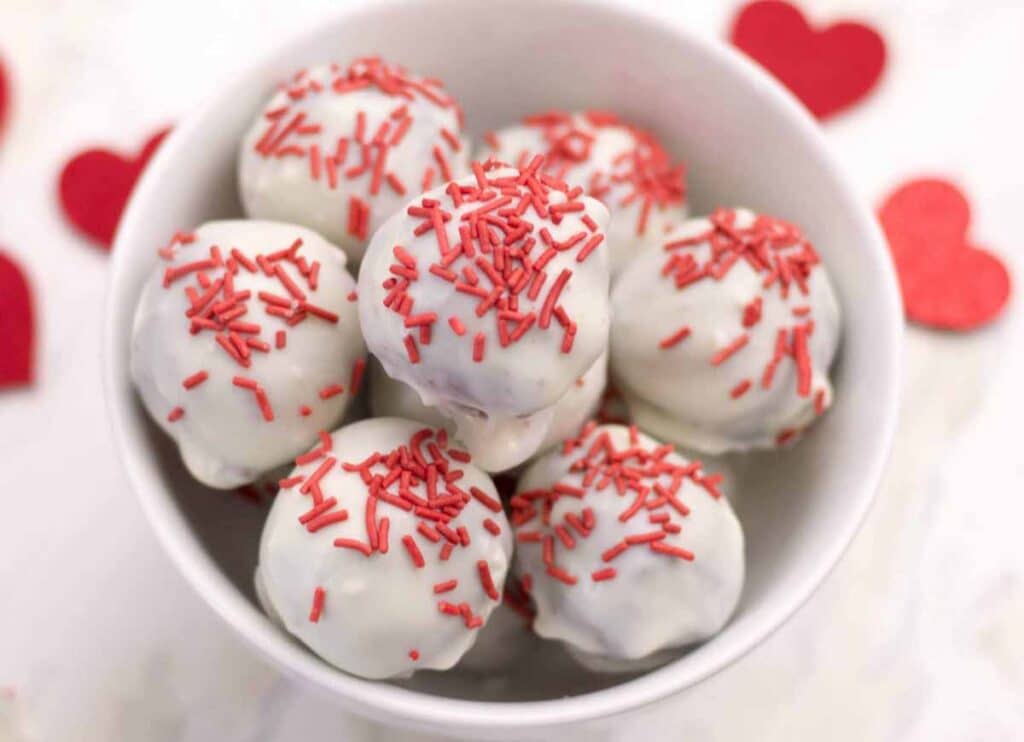 Red velvet truffles - Valentine Snack Ideas for Classroom parties at school - Press Print Party!
