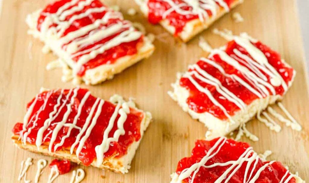Philadelphia Strawberry Cheesecake snack bars - Valentine Snack Ideas for Classroom parties at school - Press Print Party!
