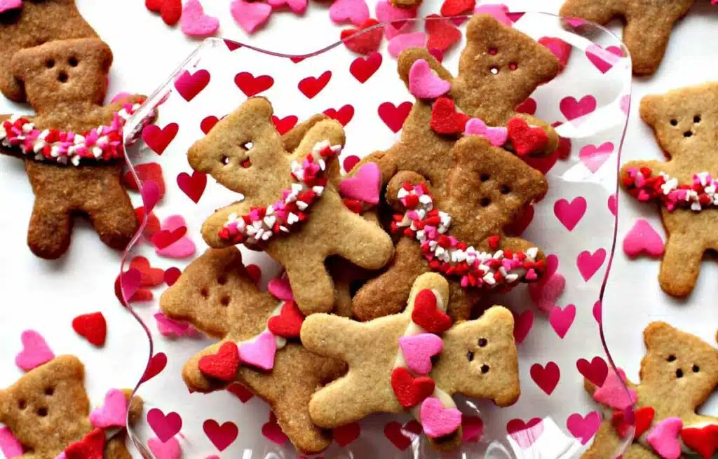 honey bears with hearts - Valentine Snack Ideas for Classroom parties at school - Press Print Party!