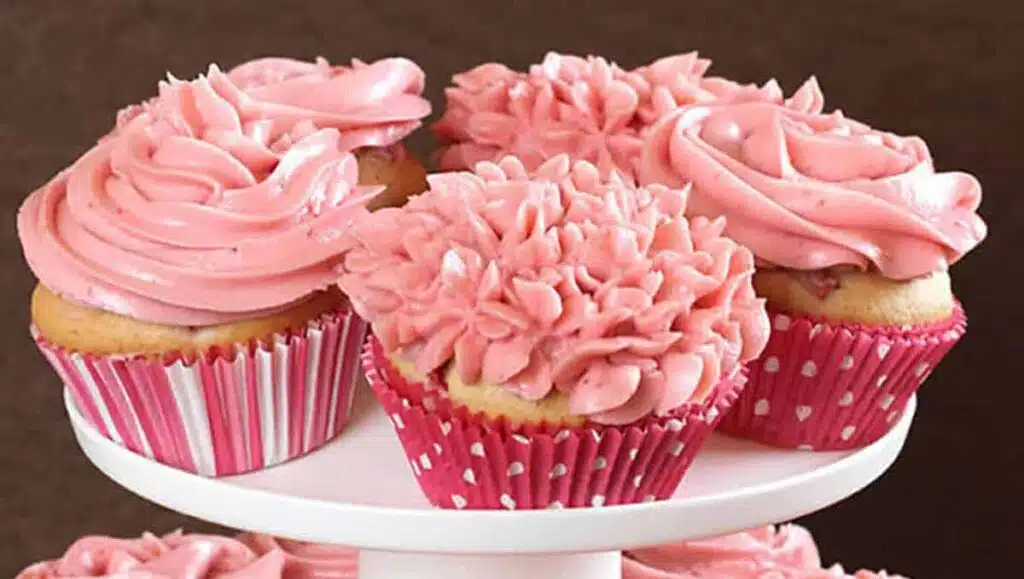 Strawberry cupcakes - Valentine Snack Ideas for Classroom parties at school - Press Print Party!