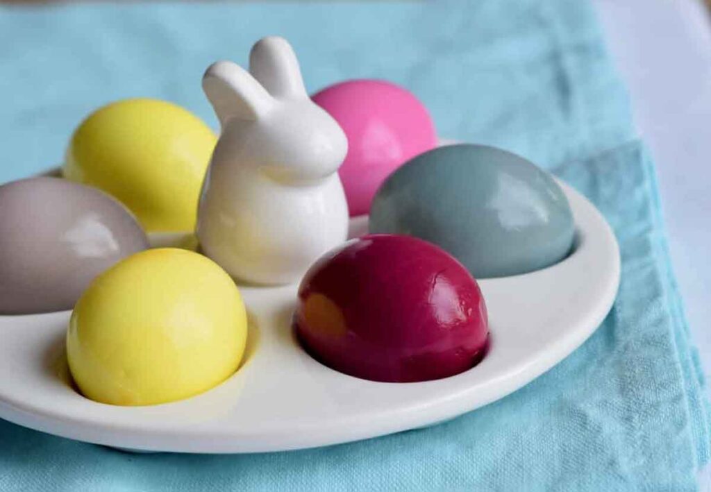 coloring the inside of boiled eggs in cool colors - Beautiful Easter Charcuterie Board Ideas - Press Print Party