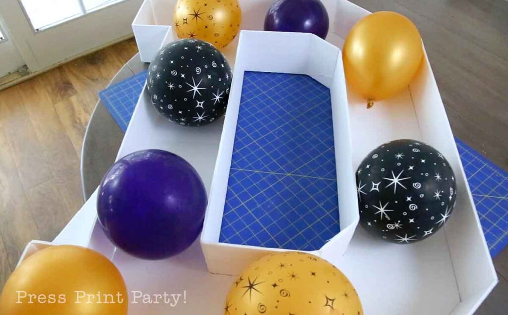 Large D with just big balloons- balloon mosaic letters tutorial - Press Print Party!