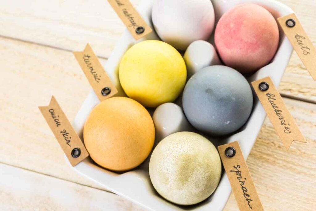natural dyes -13 Creative Ideas for Coloring Easter Eggs with the Kids- Press Print Party!