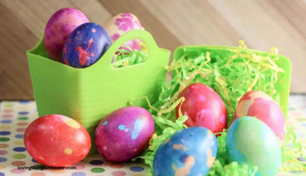 marbled eggs -13 Creative Ideas for Coloring Easter Eggs with the Kids- Press Print Party!