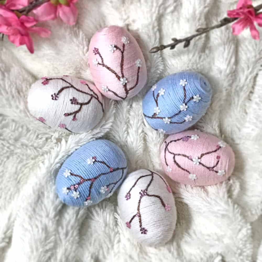 eggs decorated with string - DIY Easter decorating ideas homemade DIY Easter decorations - Press Print Party!