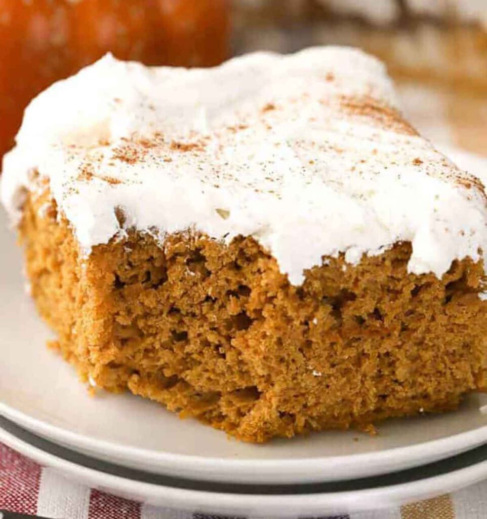 pumpkin dump cake -15 easy 3 ingredients desserts to satisfy your sweet tooth. Desserts with 3 ingredients - Press