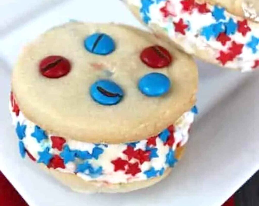 ice cream sandwiches- 75 Red White and Blue Food Ideas and Patriotic Recipes for fourth of July, memorial day. Press Print Party!
