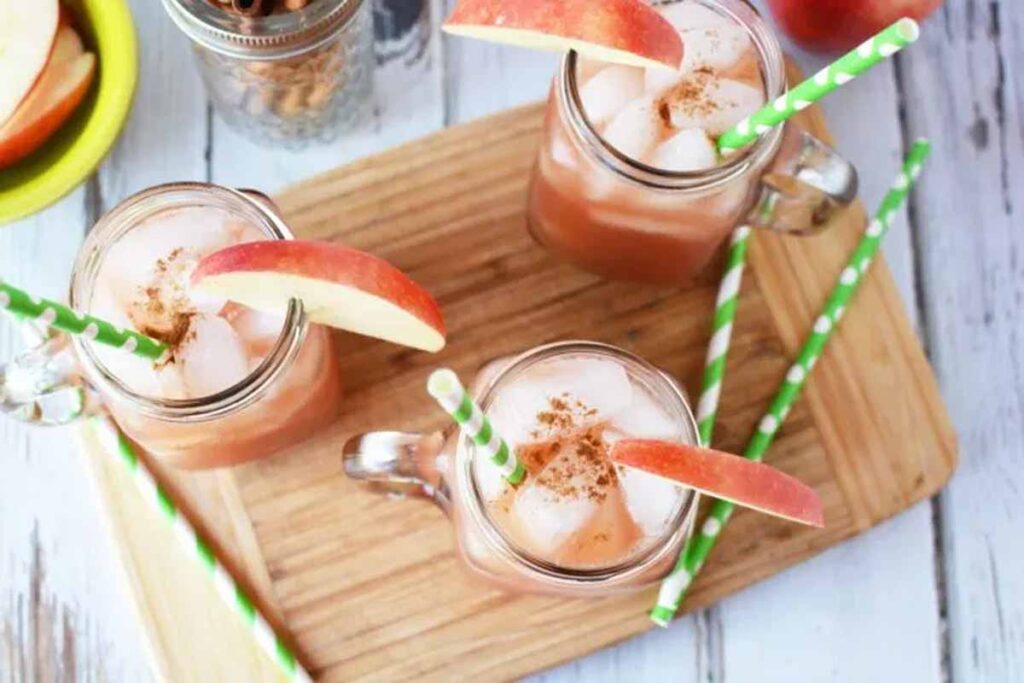 apple cider punch- Tasty Thanksgiving punch recipe non-alcoholic and alcoholic to feed a crowd. Press Print Party