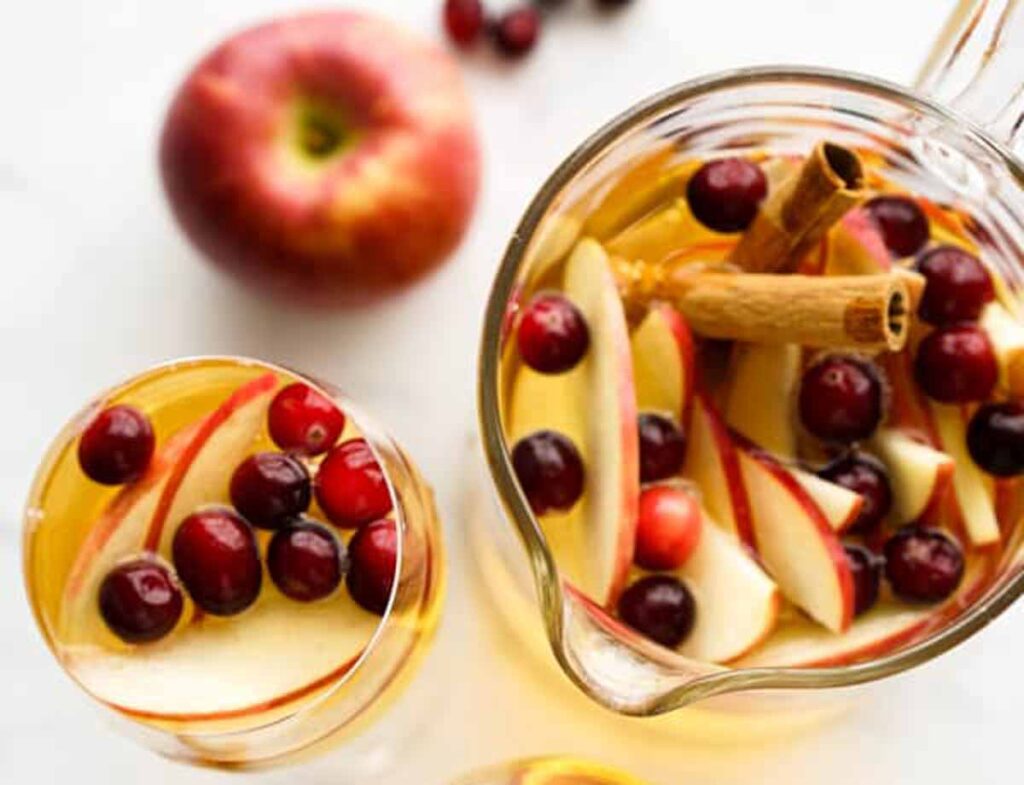 apple cider sangria- Tasty Thanksgiving punch recipe non-alcoholic and alcoholic to feed a crowd. Press Print Party