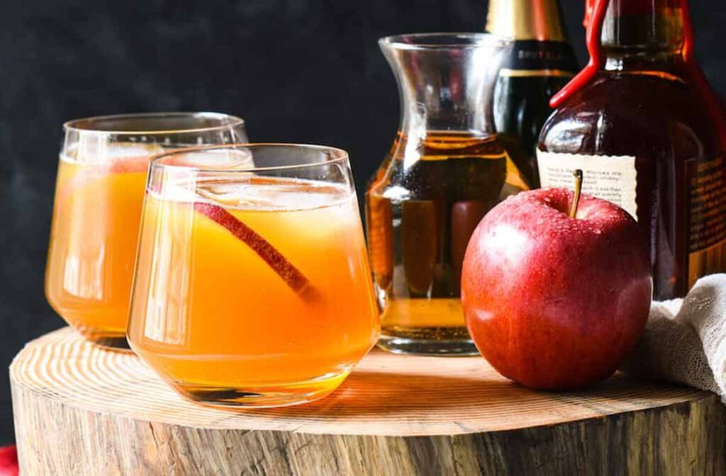 bourbon apple cider punch - Tasty Thanksgiving punch recipe non-alcoholic and alcoholic to feed a crowd. Press Print Party