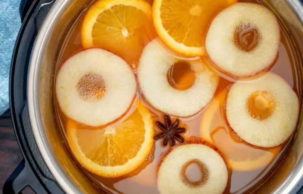 wassail recipe- Tasty Thanksgiving punch recipe non-alcoholic and alcoholic to feed a crowd. Press Print Party