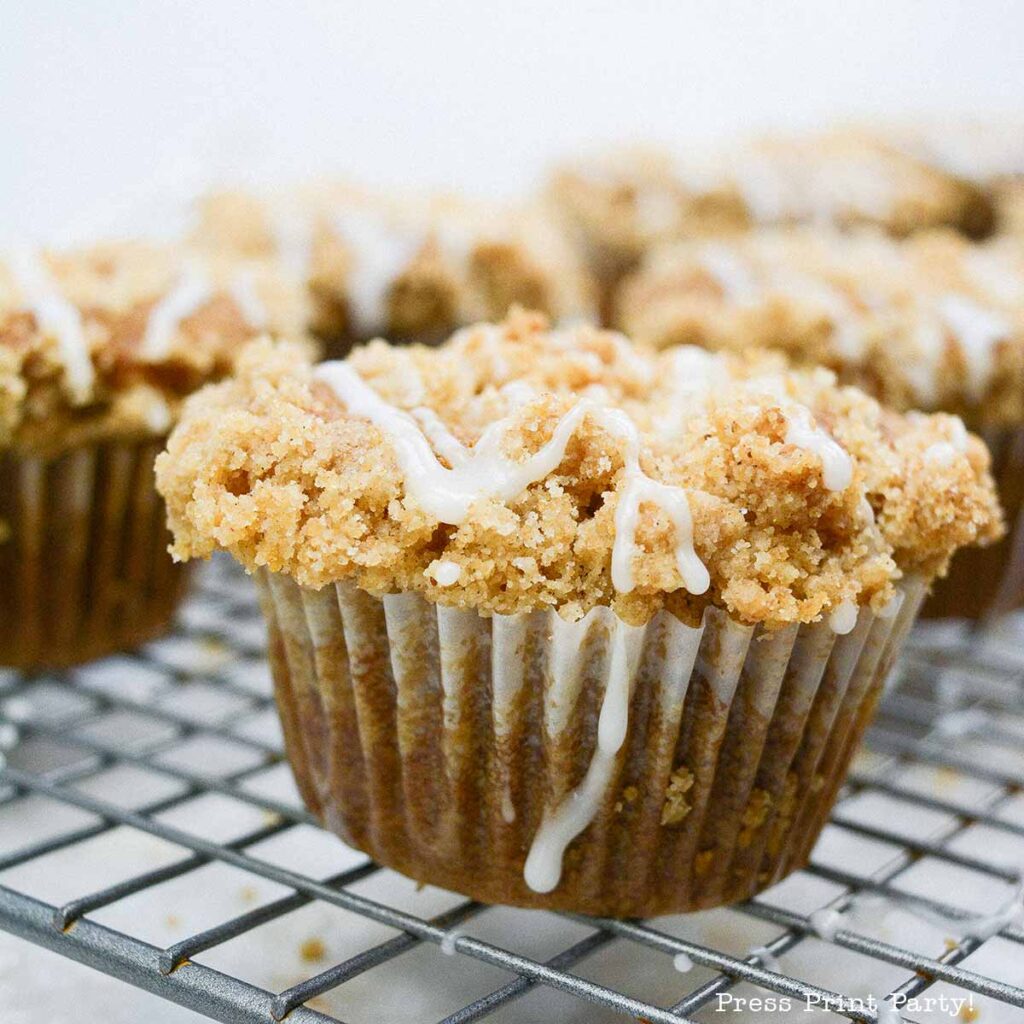 pumpkin streusel muffins recipe with vanilla glaze. A great fall treat for thanksgiving dessert - Press Print Party!