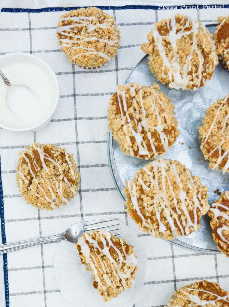 pumpkin streusel muffins recipe with vanilla glaze. A great fall treat for thanksgiving dessert - Press Print Party!