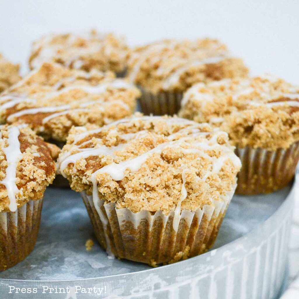 pumpkin streusel muffins recipe with vanilla glaze. A great fall treat for thanksgiving dessert - Press Print Party!