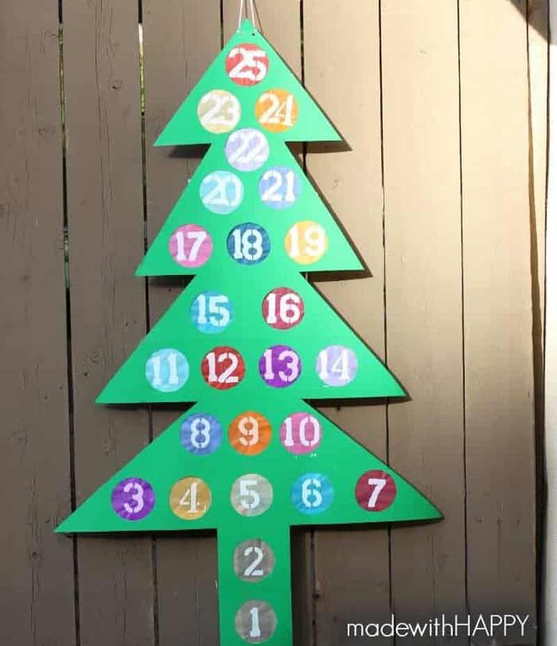 Christmas advent calendar ideas for kids to countdown till Christmas. free printables and crafts - Press Print Party!